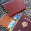 Kit DIY porte-passeport en cuir de croupon tannage végétal de marque Deco Cuir, création artisanale en cuir cognac.