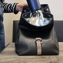 Sac à lunch en cuir Deco Cuir, patron de couture pour sac à déjeuner, avec détails de finition en cuir et couture visible.