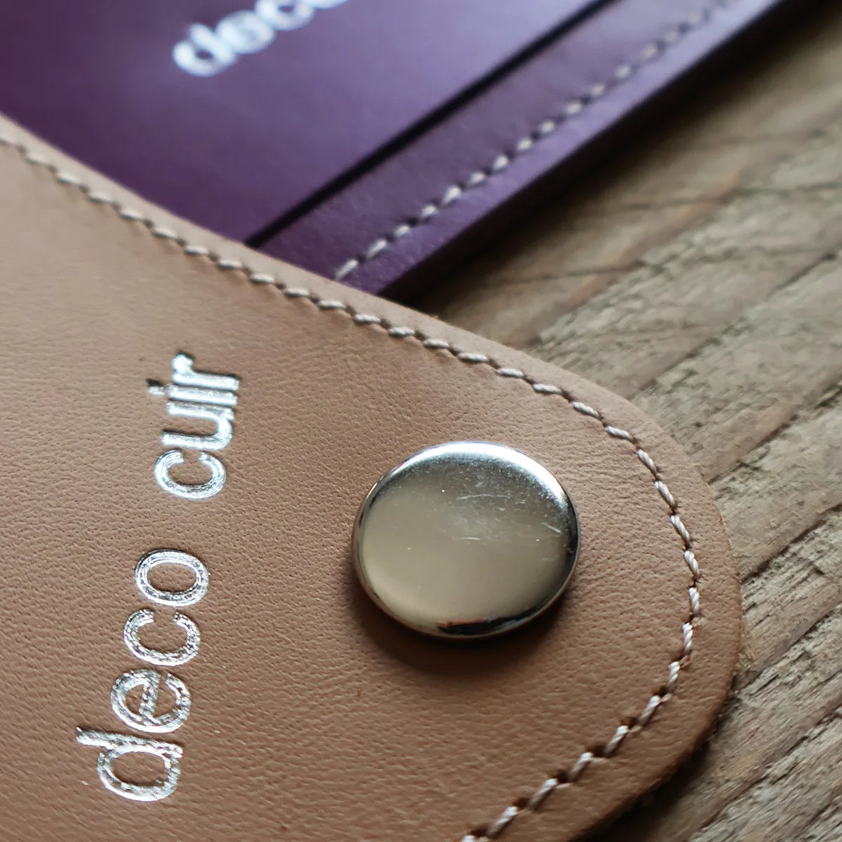 Marquage à chaud avec foil, outil pour personnaliser cuir avec lettres