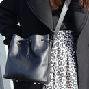 Kit DIY pour sac seau en cuir noir, à coudre à la machine, création de Deco Cuir, accessoire de couture et bricolage.