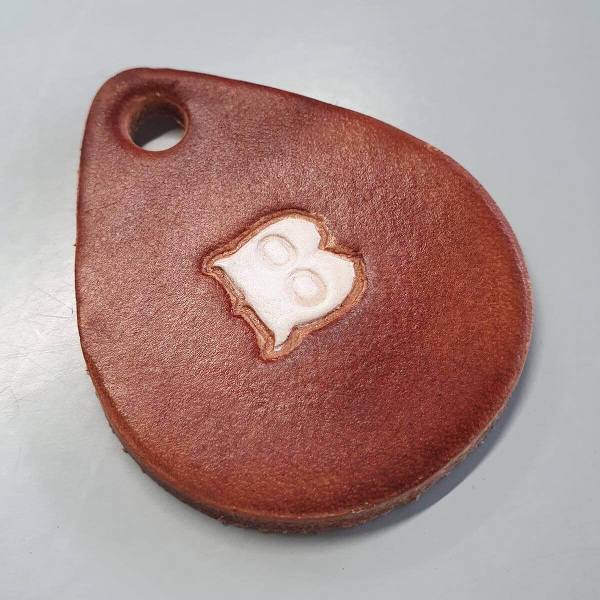 Bouche pores en cuir Bee Natural Leather Care pour Teintures et peintures, finition naturelle pour cuir authentique.