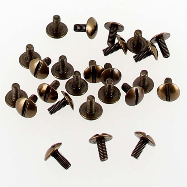Lot de 25 vis en laiton vieilli de 3x7 mm, accessoires pour cuir, par Deco Cuir, visibles en image.