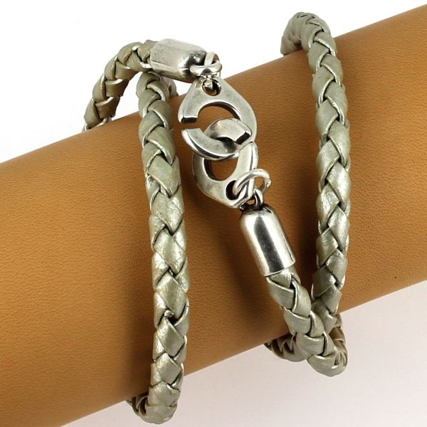 Lacet en cuir pigmenté rond tressé de 50 cm en argent, pour chaussures, par Deco Cuir.