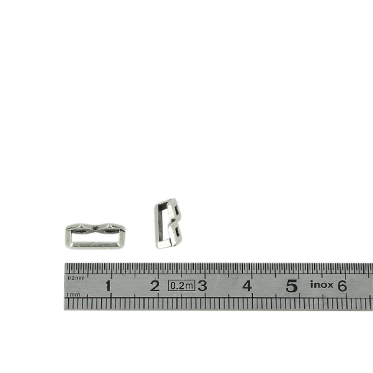 Coulissant deux losanges en argent vieilli, lanière de 10 mm, pour créations de bijoux, visible en gros plan.
