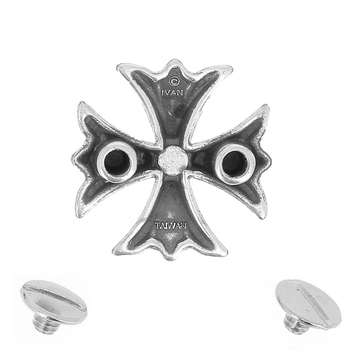 Concho à visser Croix des Templiers en argent vieilli, accessoire décoratif en métal, avec motif croix gravé, pour vêtements ou accessoires.