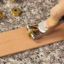 Manche pour roulette d'embossage Ivan Craftplus 83110-00, outil de précision pour création de motifs en relief.