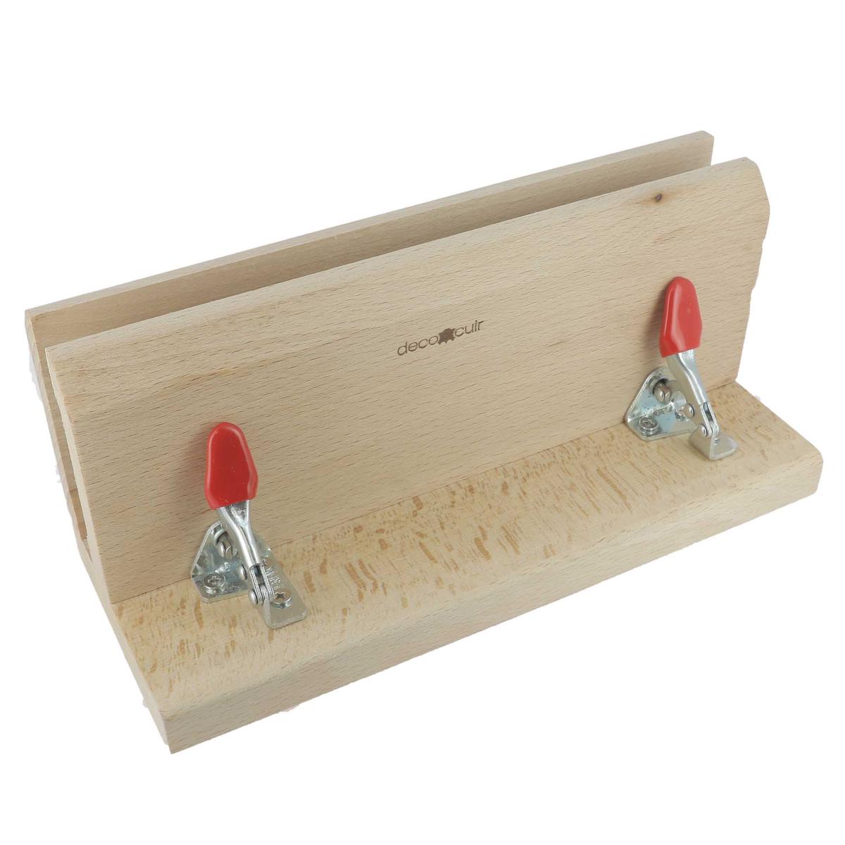 Valet de couture en cuir Deco Cuir, outil de travail pour tranches, longueur 24cm, finition élégante et pratique.