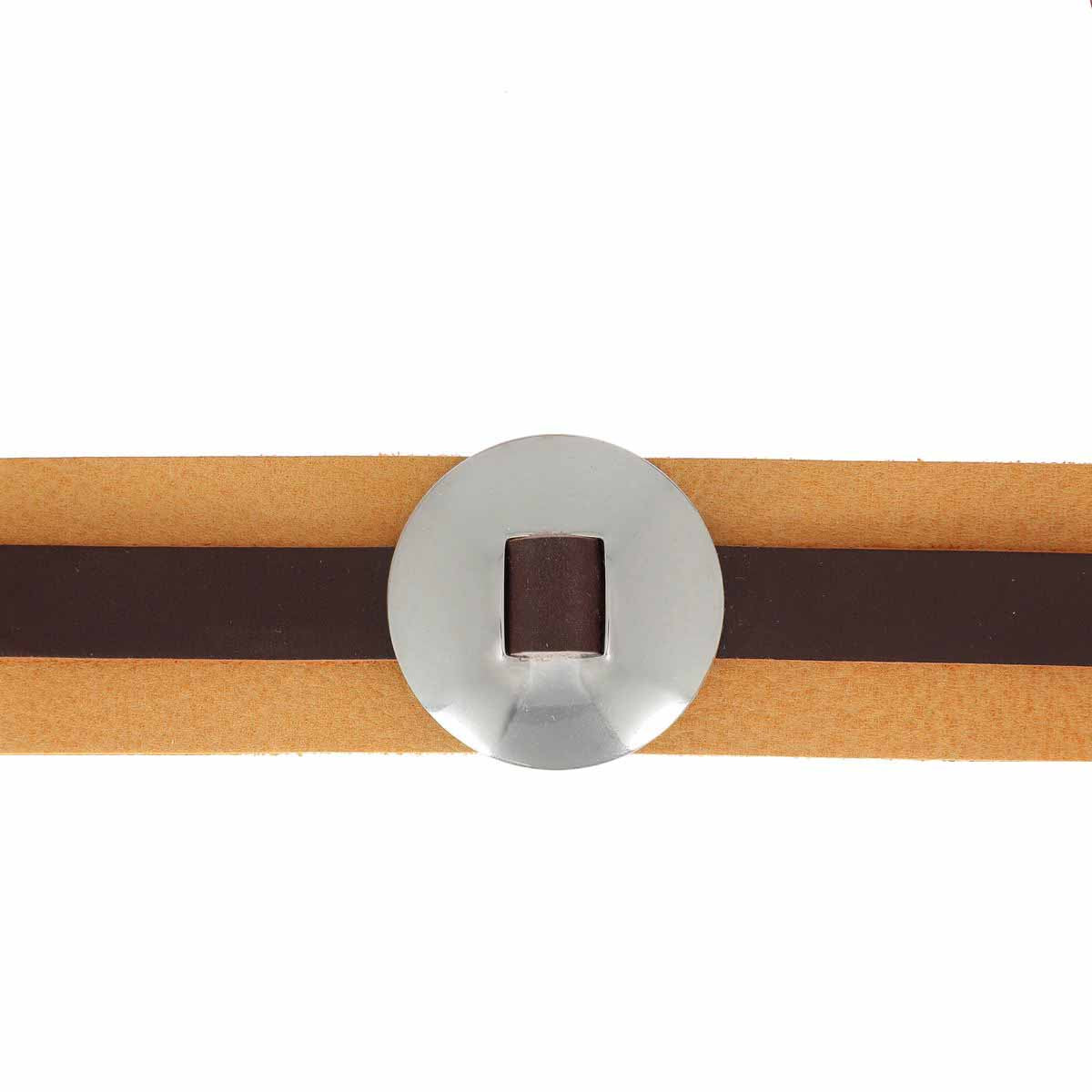 Concho à lacer Lisse en inox d'Ivan, accessoire métallique brillant, montrant la surface lisse et le design élégant.