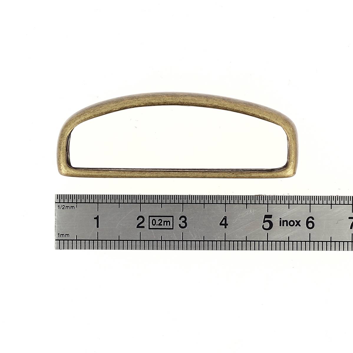 Passant de ceinture en zamac avec boucle en cuir, accessoire pour ceinture, finition métallique élégante.