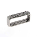 Passant de ceinture PAZ 30mm en bouclerie, finition métallique, pour fixation solide et durable.