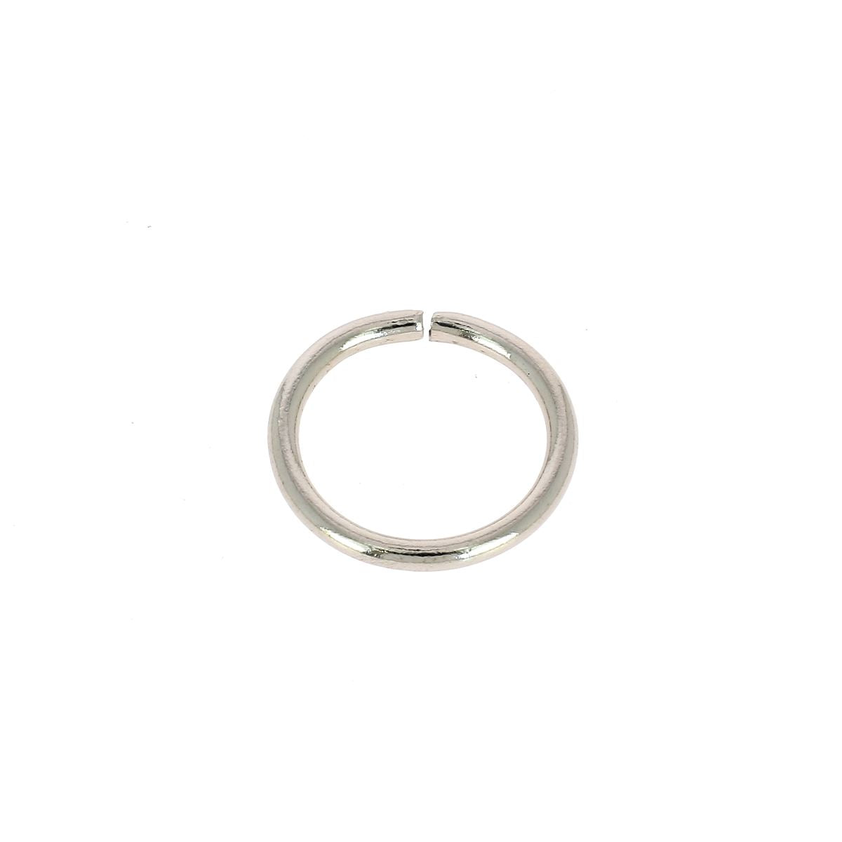 Anneau rond en acier nickelé, boucle en métal pour bijoux ou artisanat, image montrant la boucle métallique de forme ronde.