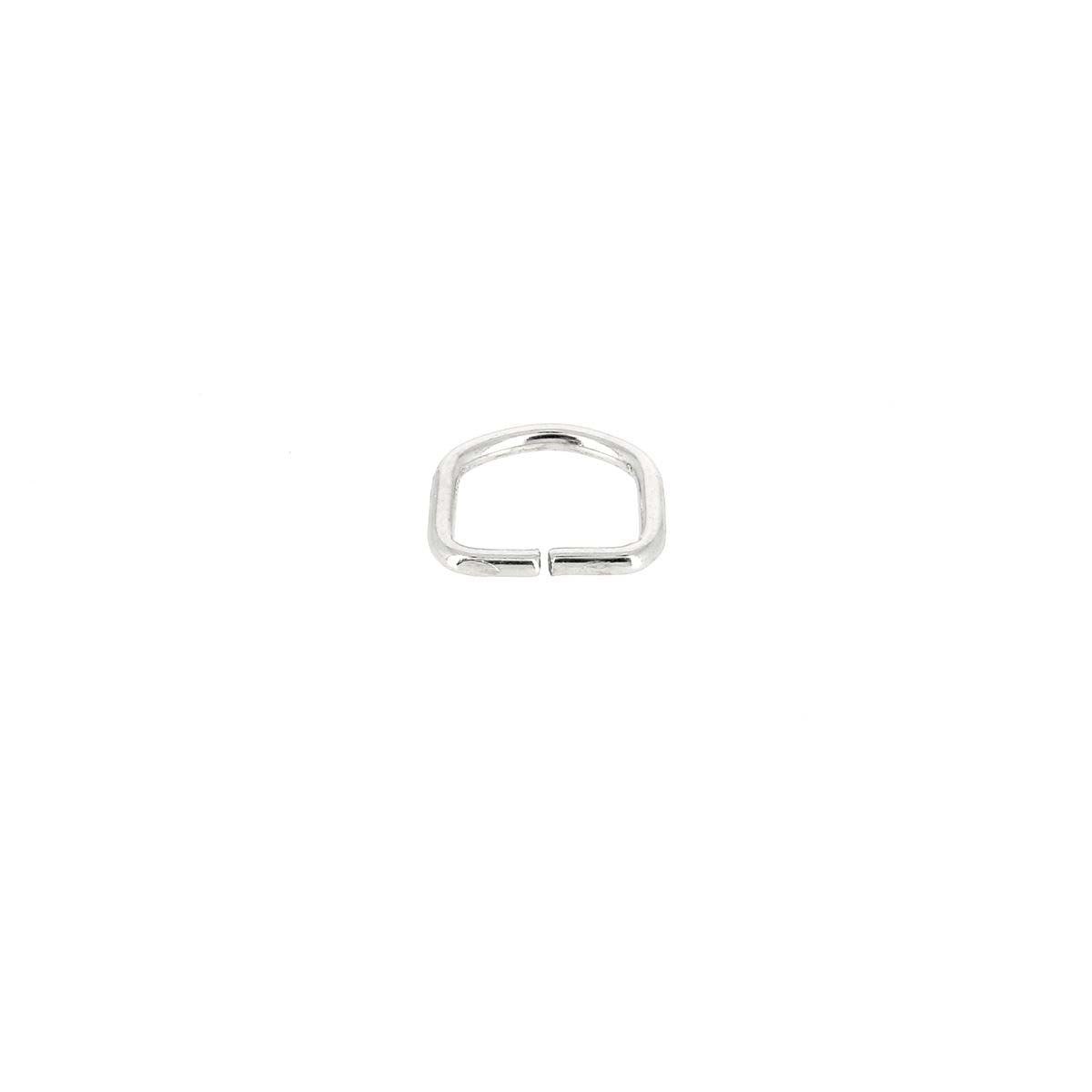Anneau demi-rond en acier nickelé, bouclerie de 12 mm pour bijoux ou artisanat, montré en gros plan.