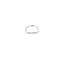 Anneau demi-rond en acier nickelé, bouclerie de 12 mm pour bijoux ou artisanat, montré en gros plan.