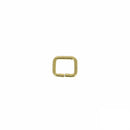 Passant rectangulaire en laiton, bouclerie fine, 10x8mm, pour artisanat ou bijoux, image montrant la pièce métallique.