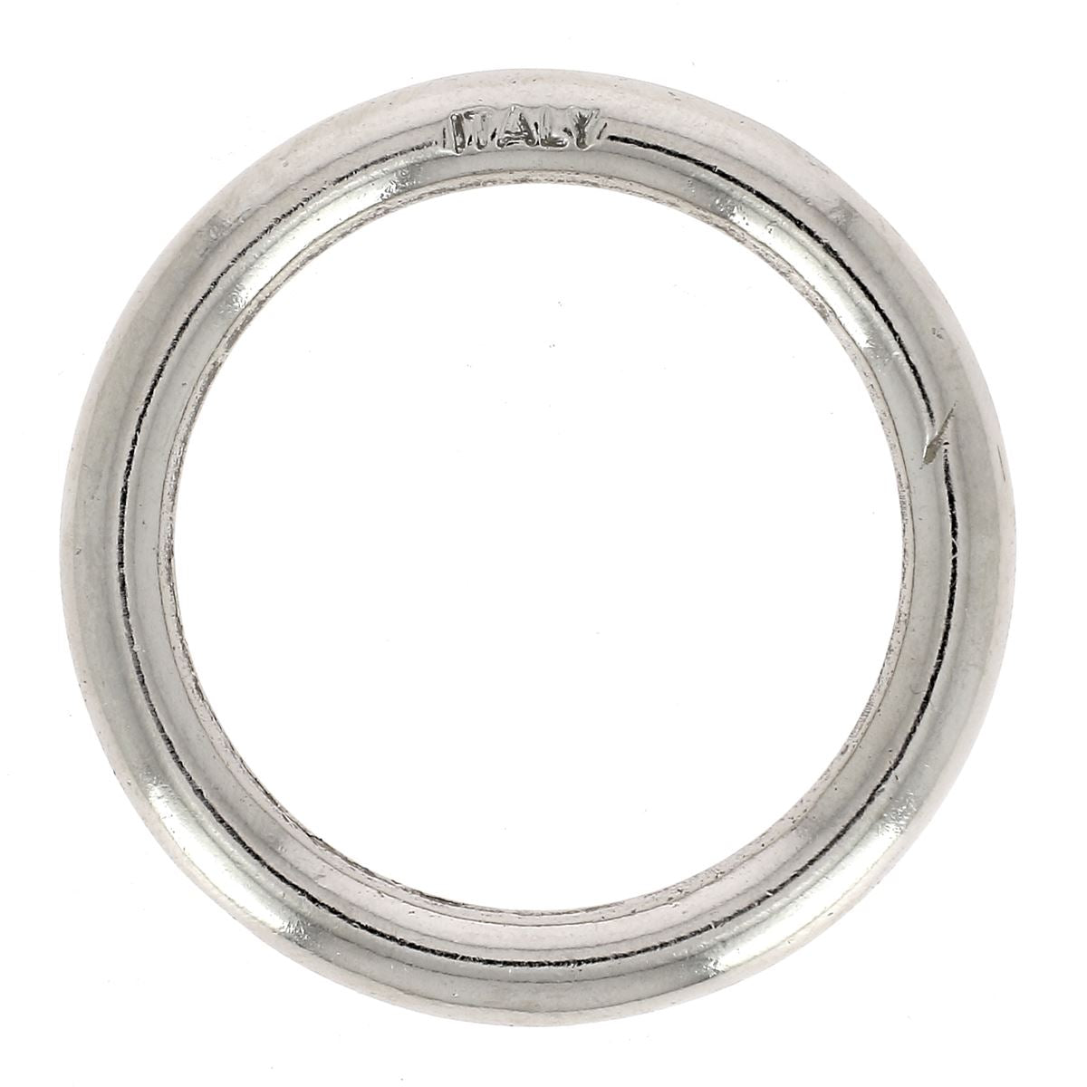 Anneau rond moulé en laiton nickelé, bouclerie durable et résistant, présenté en image avec une finition brillante.