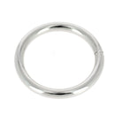 Anneau rond soudé en acier nickelé, bouclerie avec fil épais pour assemblage ou fabrication artisanale.