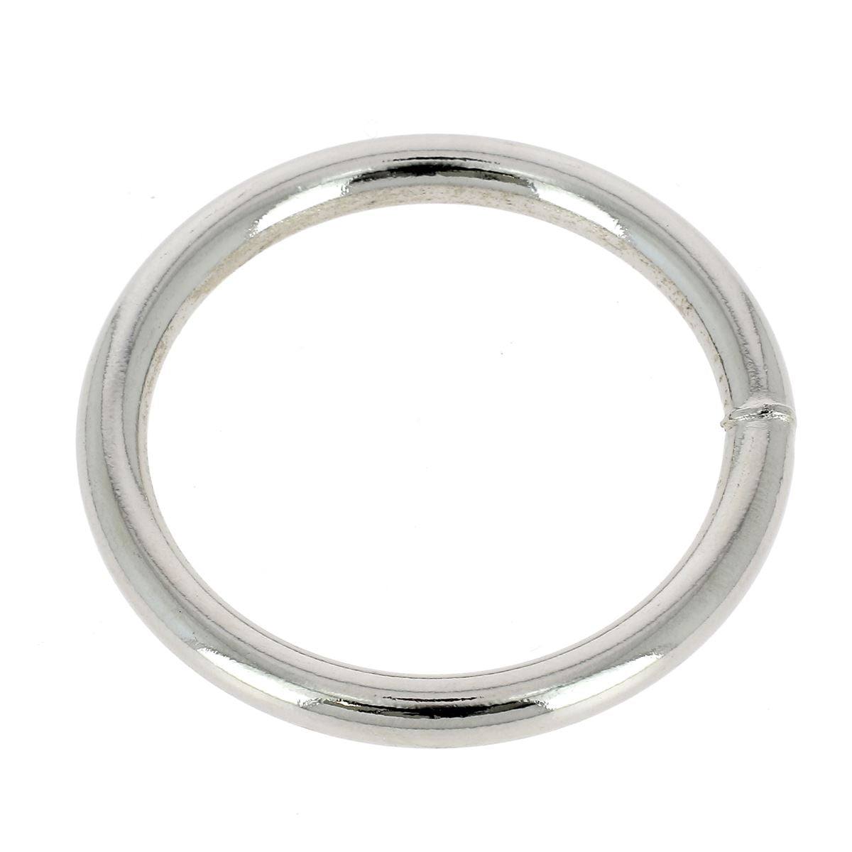 Anneau rond soudé en acier nickelé, bouclerie robuste avec fil épais, idéal pour la fabrication de bijoux.