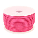 Bobine de 25m de cordon en coton tressé ciré rose fuchsia, mercerie Deco Cuir, idéal pour couture et DIY.