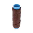 Bobine de fil polyester tressé et ciré marron châtaigne, diamètre 0,8 mm, mercerie de marque Autres, longueur 100 m.