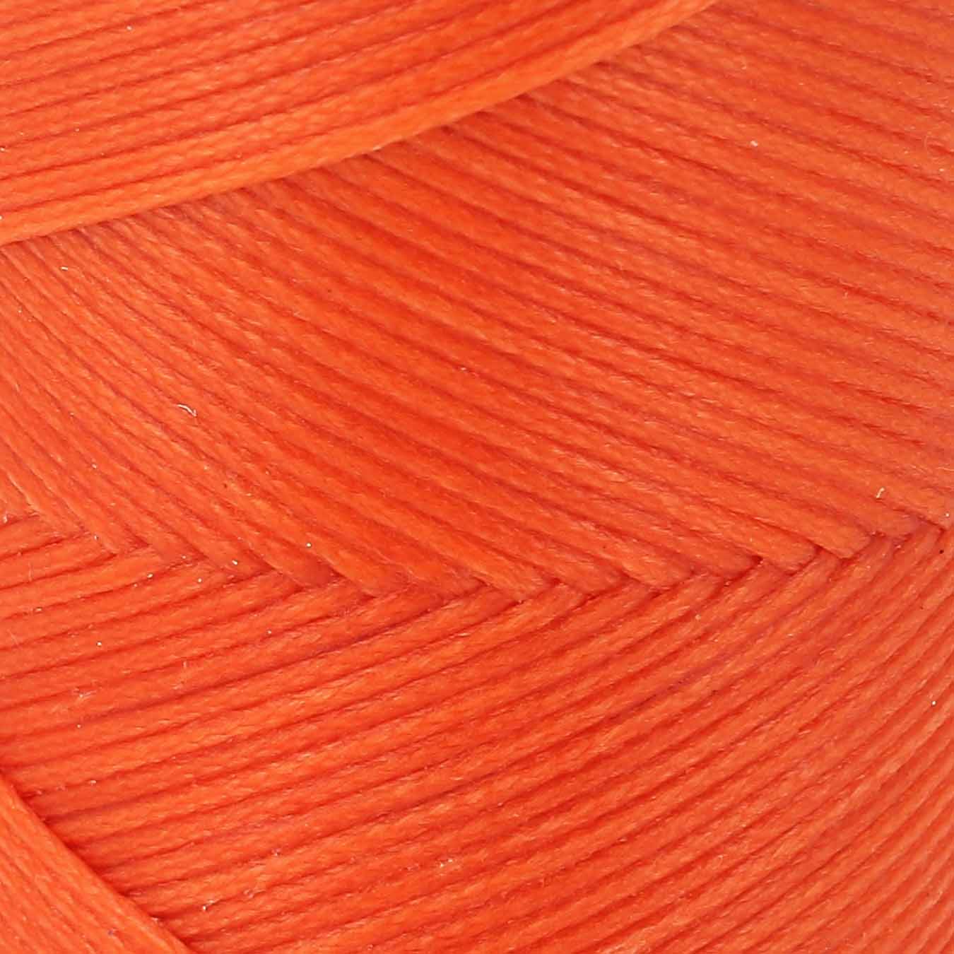 Bobine de 100m de fil polyester tressé et ciré orange de 0,8mm, idéale pour couture et mercerie.