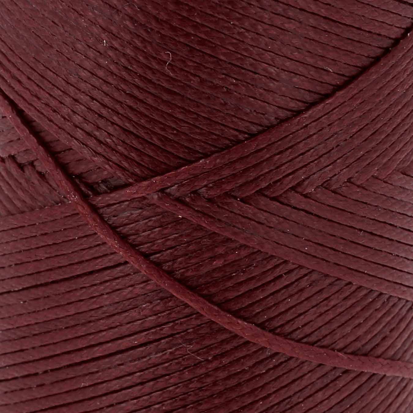 Bobine de fil polyester tressé et ciré de 0,8 mm en couleur Bordeaux, mercerie, 100 m.