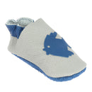 Kit DIY pour chaussons en cuir bébé avec motif poisson, couleur gris souris et bleu océan, de la marque Deco Cuir.