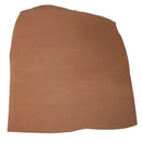 Peau de cuir en cuir de croupon tannage végétal couleur cognac, vue détaillée, texture naturelle et finition élégante.