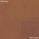Morceau de cuir de croupon tannage végétal de couleur cognac, fabriqué par une marque inconnue, visible en gros plan.