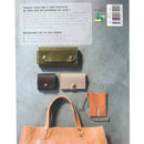 Livre "Accessoires & sacs en cuir" de Bag Artist School Repre, édition de Saxe, montrant la couverture avec accessoires en cuir.
