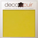 Peau de croûte de cuir de porc velours VELVET jaune, texture douce et veloutée, vue rapprochée sur la surface du cuir.