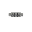 Fermoir bijou Cléa en inox avec bandes noires, lacet rond 5 mm, création de bijoux élégante et durable.