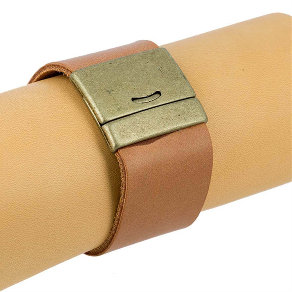 Fermoir bijou CAMILLE aimanté en laiton mat de 30 mm pour créations de bijoux avec laccet plat, image montrant le fermoir.