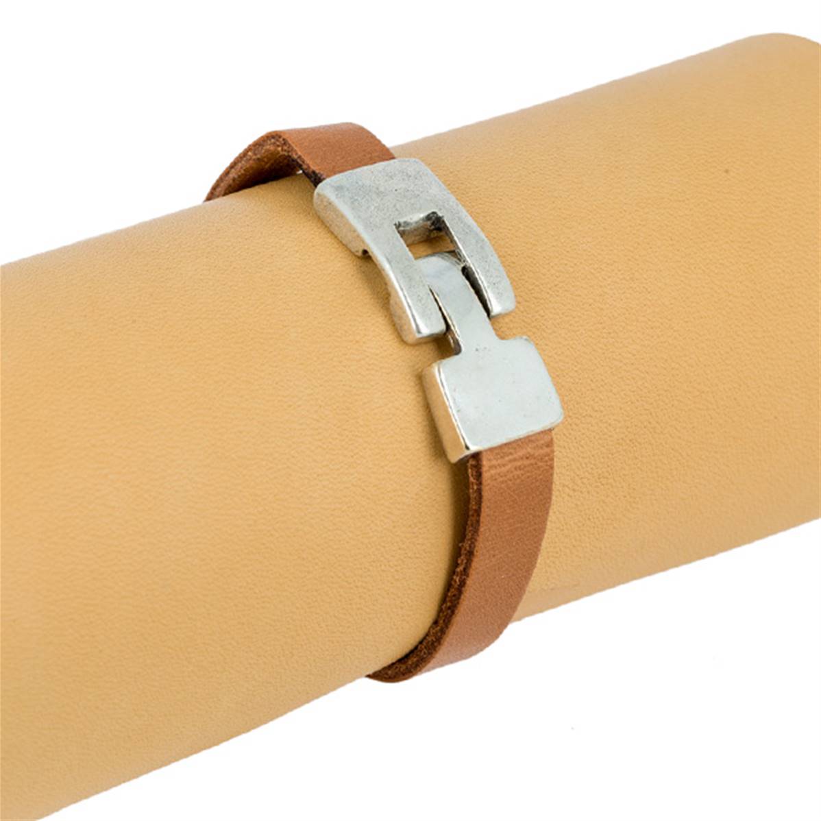 Fermoir bijou TESSA en laiton argenté vieilli, pour créations bijoux avec lacet plat, image montrant le fermoir de 10mm.