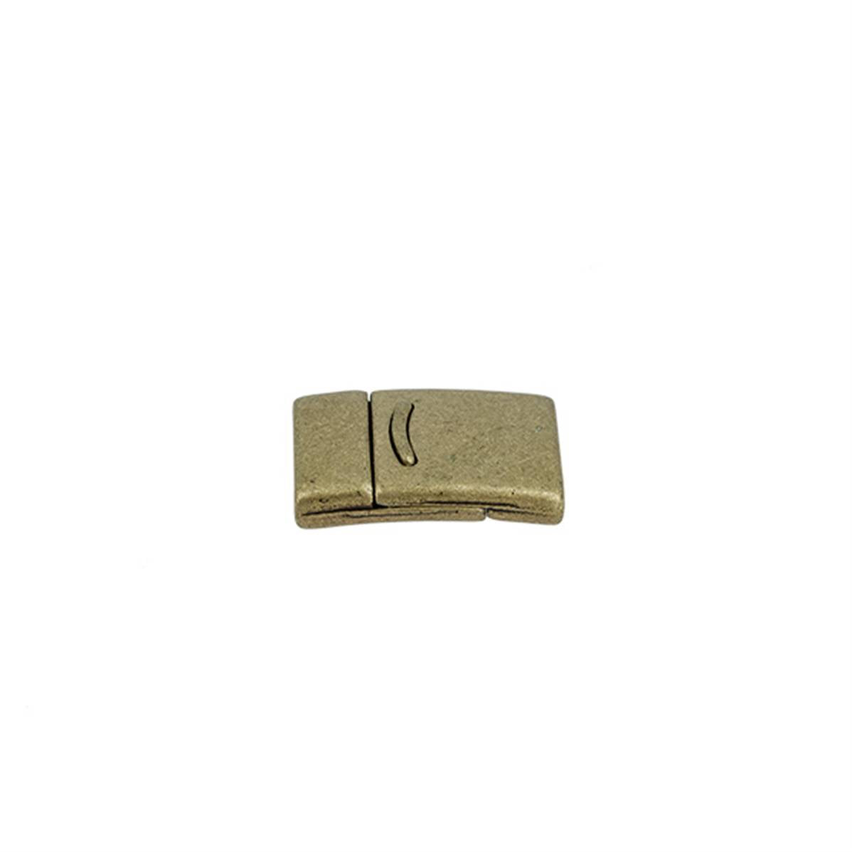 Fermoir bijou CAMILLE aimanté en laiton mat de 20 mm, pour créations de bijoux, avec lanière plate visible.