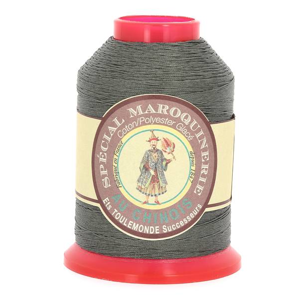 Bobine de 700m de fil polyester coton spécial maroquinerie de la marque Fil au Chinois, couleur ardoise, 0,45mm, 28/3