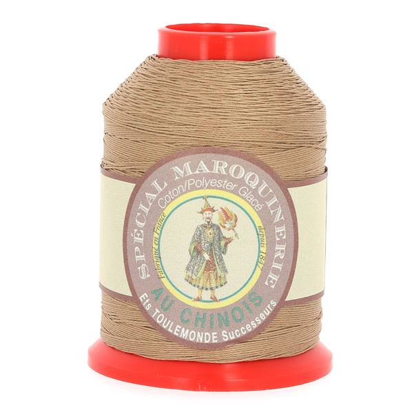 Bobine de 500m de fil polyester coton spécial maroquinerie Fil au Chinois, beige 0,52mm, pour travaux de maroquinerie.