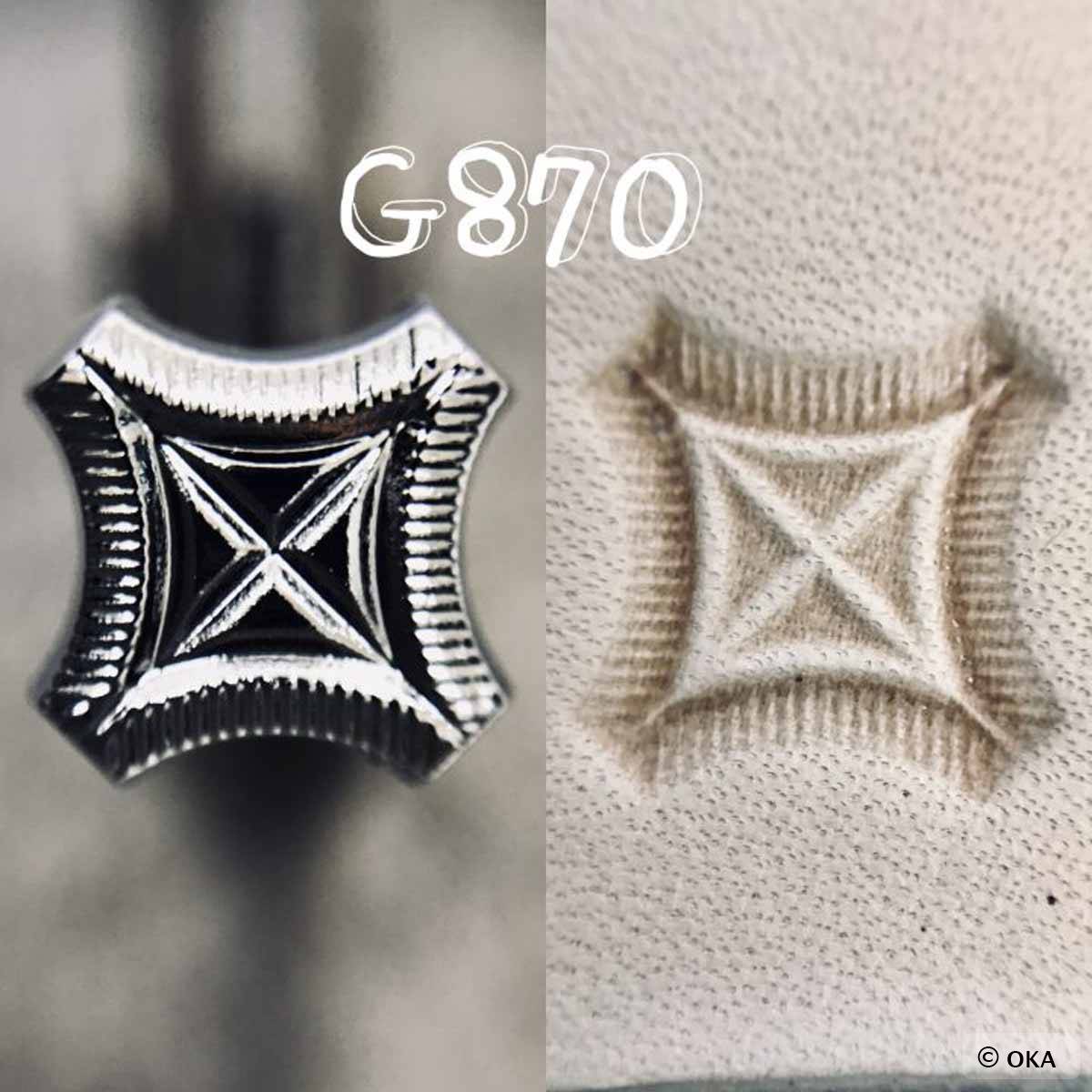 Marteau sur manche Oka G870 avec motif géométrique, outil de menuiserie en bois et métal, vue de face.
