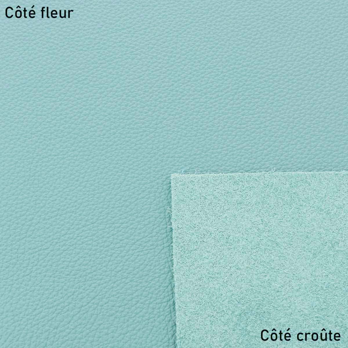 Échantillon de cuir de vachette bleu pastel GRANITE de la marque Deco Cuir, montrant la texture douce du cuir.