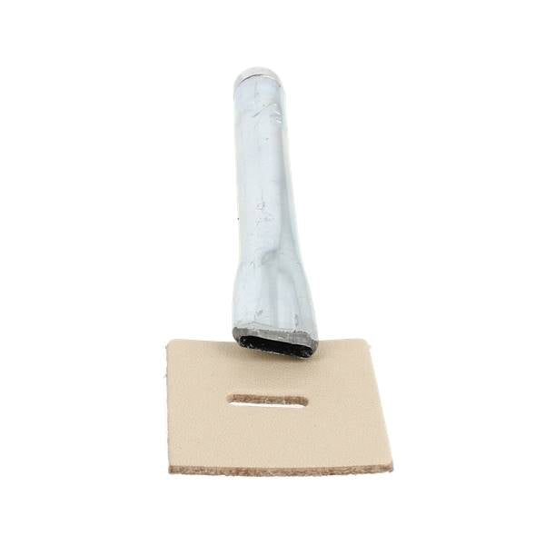 Outil emporte-pièce à frapper à enchapure, pour découpes précises en scrapbooking ou travaux manuels.