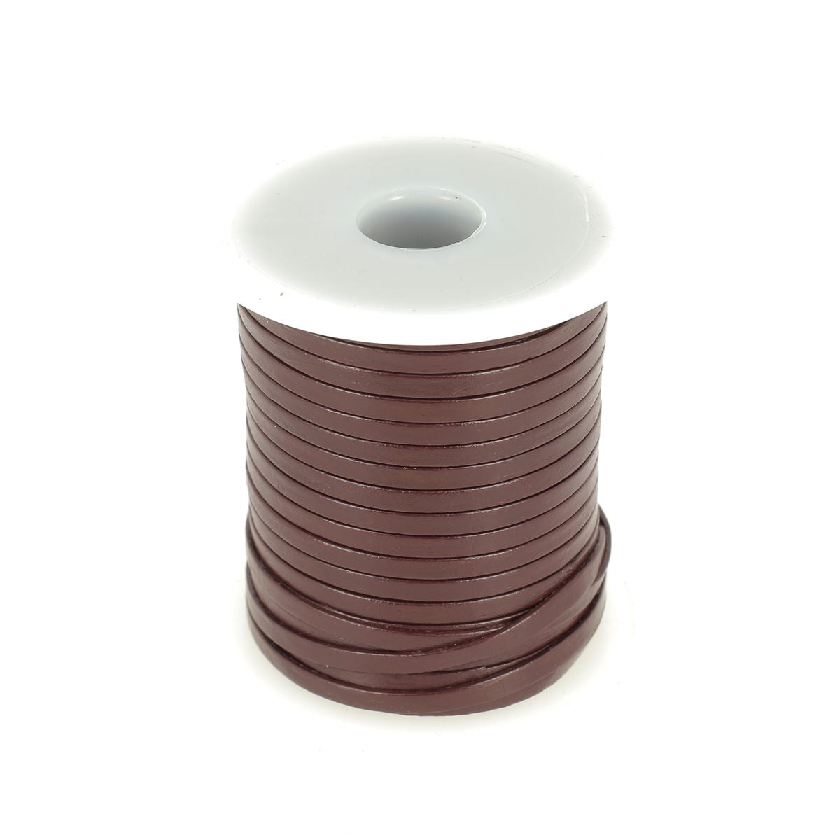 Lacet en cuir pigmenté plat Deco Cuir, largeur 3 mm, pour chaussures ou bottines, visible en brun foncé.