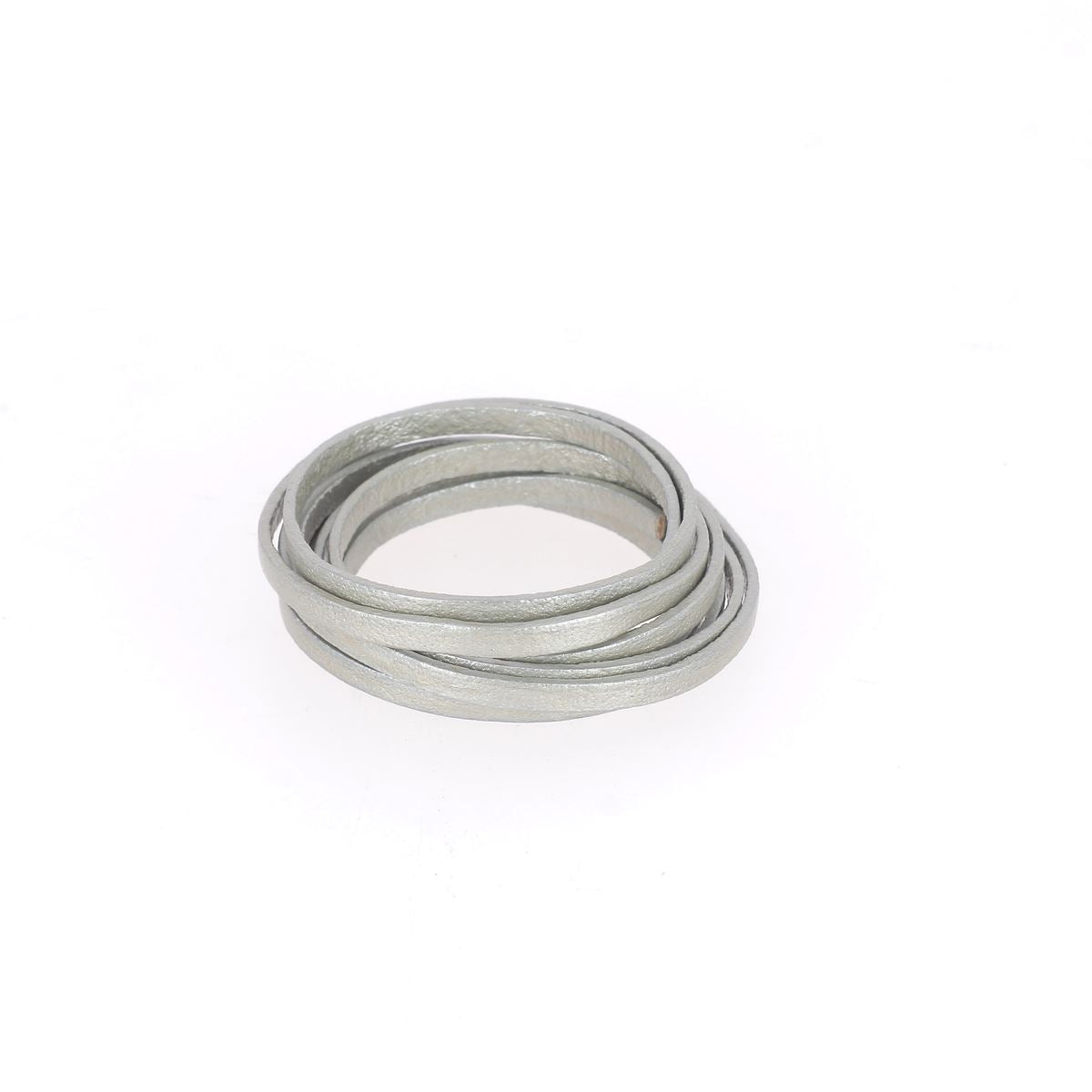 Lacet en cuir pigmenté plat Deco Cuir, largeur 3mm, visible en détail avec finition élégante et cuir de qualité.