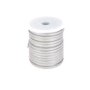 Lacet en cuir pigmenté plat Deco Cuir, largeur 4mm, pour chaussures, visible en blanc avec finition lisse.
