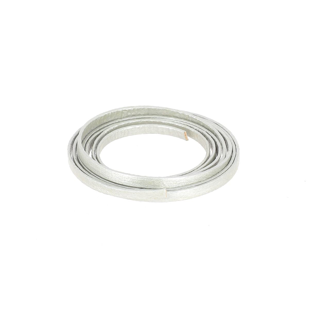 Lacet en cuir pigmenté plat Deco Cuir, largeur 4 mm, pour chaussures, visible en détail dans l'image.