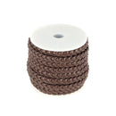 Lacets en cuir plat tressé de 6mm couleur chocolat, fabriqués par Deco Cuir, pour chaussures élégantes et durables.