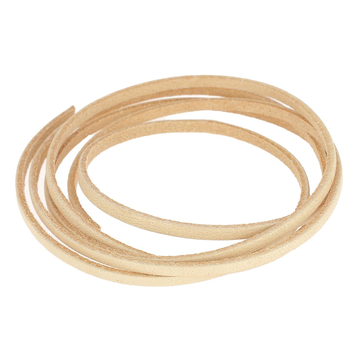 Lacet en cuir de buffle plat naturel de la marque Deco Cuir, visible en détail sur une paire de chaussures.
