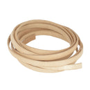 Lacet en cuir plat naturel de la marque Deco Cuir, visible avec sa texture lisse et sa couleur beige clair.