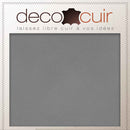Peau de cuir de veau gris argenté de haute qualité, texture lisse et élégante, idéale pour la maroquinerie ou la couture.