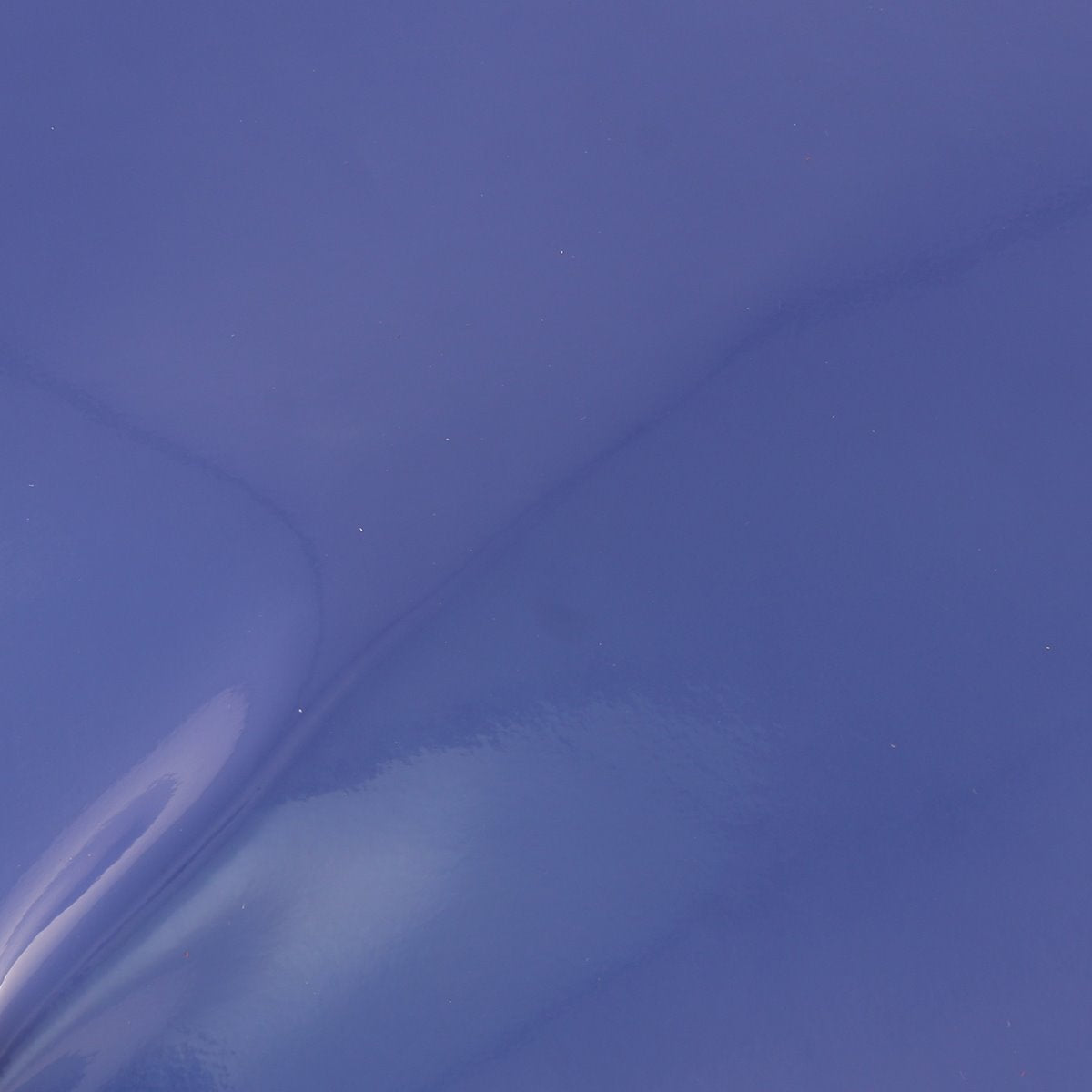 LPF28-Morceau-de-croute-de-cuir-verni-BLEU-1-.jpg