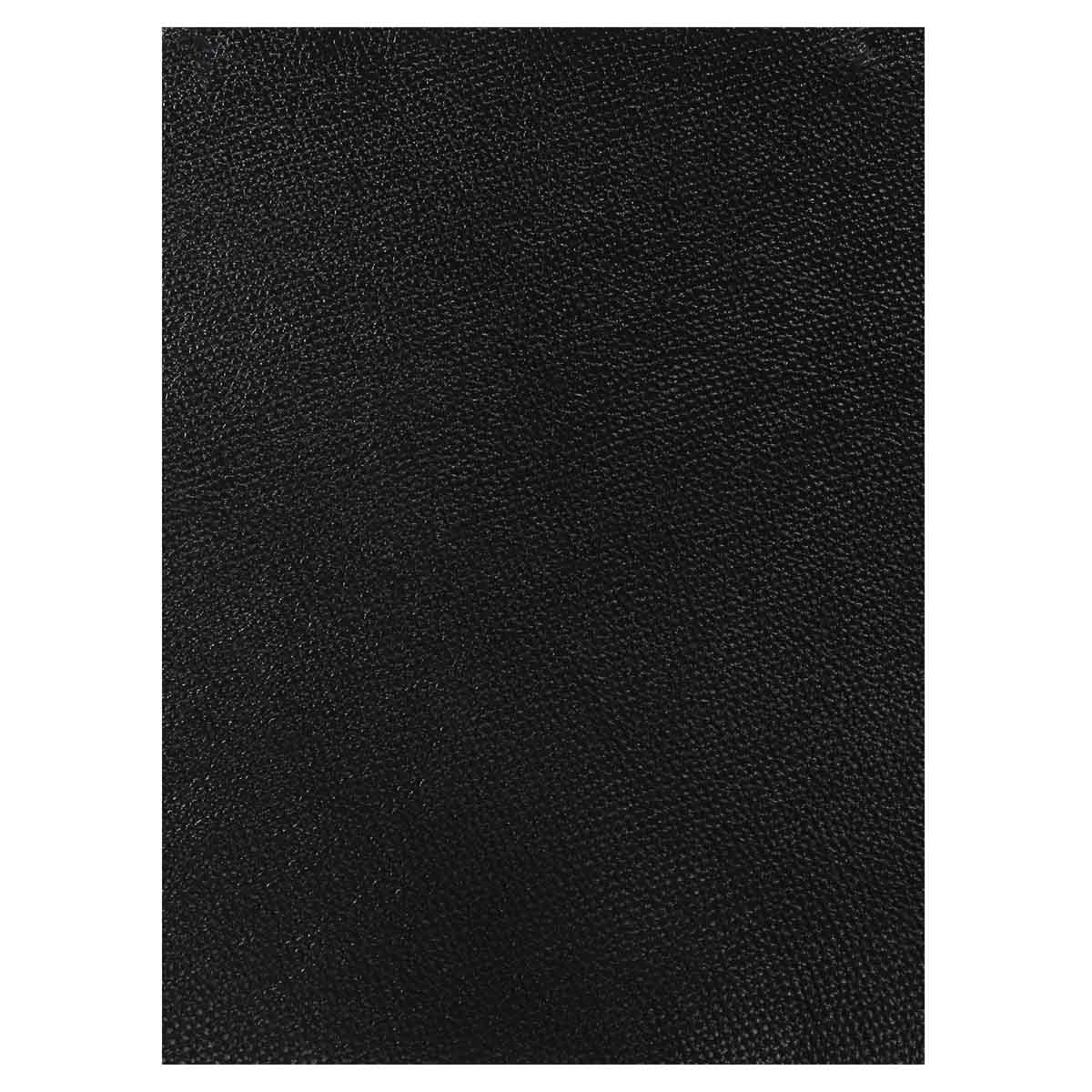 Morceau de cuir de veau noir Kenya, pièce de cuir souple et élégant pour la fabrication de produits en cuir.
