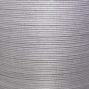 Fil de lin ciré MeiSi argent, 8m, très fin M50, 0,55 mm, pour mercerie, visible en gros plan dans l'image.